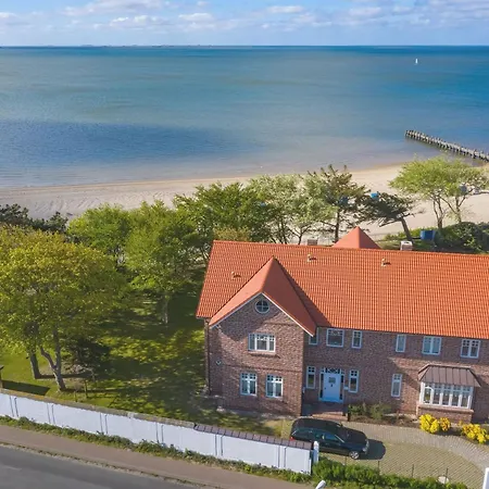 Haus Am Suedstrand Og Apartment Wyk auf Foehr